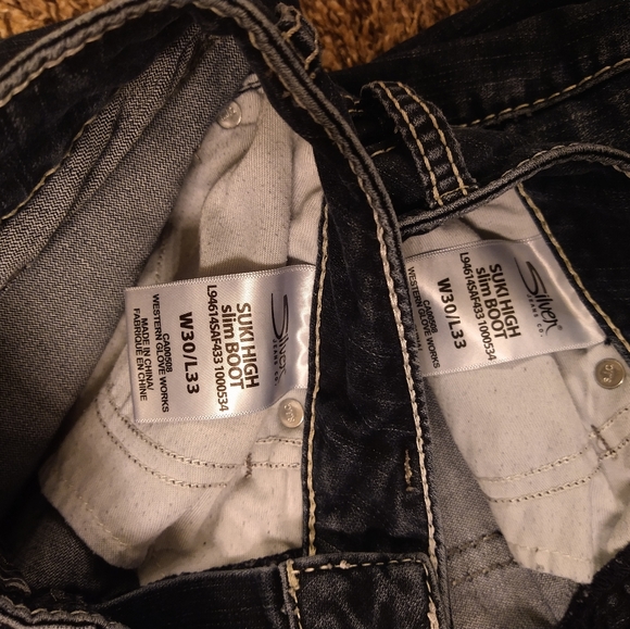 2 identical pairs of Silver suki blue jeans - Picture 11 of 12